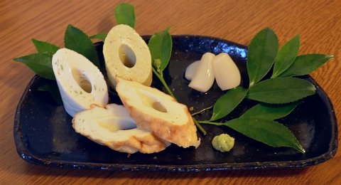 とうふちくわ (tofu chikuwa): "L'Élégance du Tofu Enveloppé"