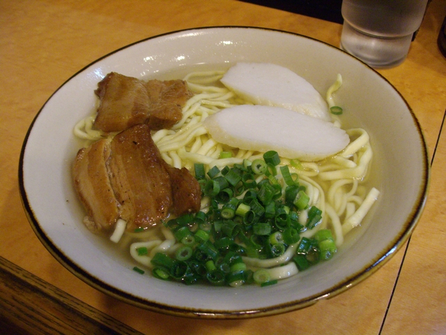 沖縄そば (translated "Nouilles d'Okinawa"): "Les Échos des Rizières d'Okinawa"