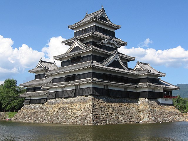 松本城(Castle de Matsumoto): "La Sérénité des Cieux Étoilés"
