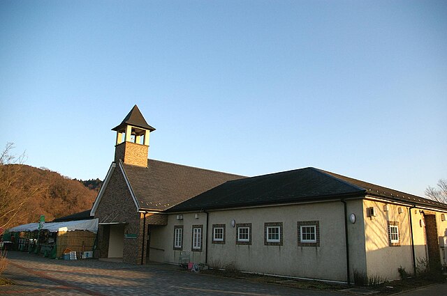 鳥居原ふれあいの館(La Maison de la Rencontre de Torii Hara): "Échos de Sérénité et de Nature"
