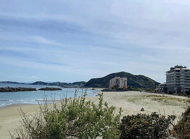 大毛海岸(Côte des Grands Poils): "Étreinte des Vagues et des Sables"