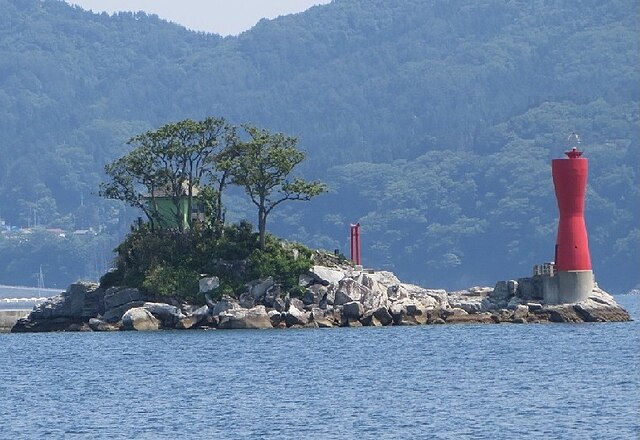 蓬萊島 (岩手県) (Île de la Longévité) : "Échos de Sérénité et de Mystère"