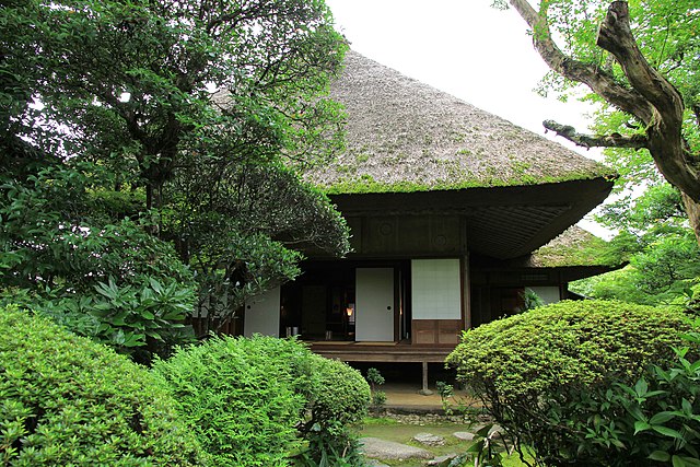 臥龍山荘(La Maison du Dragon Couché): "Rêveries au Bord de l'Arc-en-Ciel"