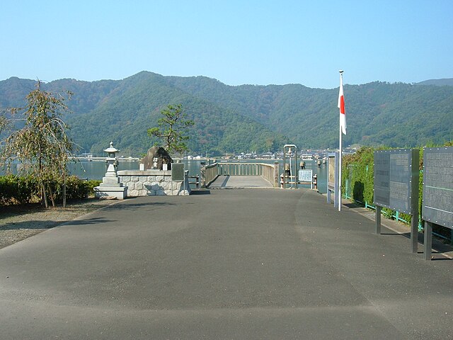 平桟橋(Pont de la Sérénité): Échos de l'Harmonie Silencieuse