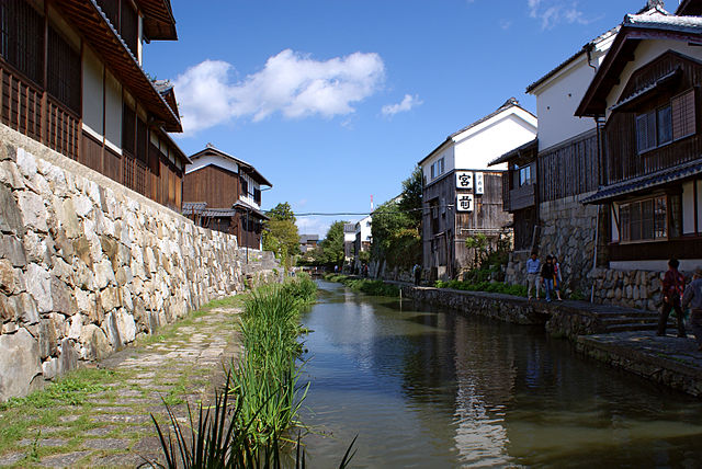近江八幡市八幡伝統的建造物群保存地区 (Quartier des Bâtiments Traditionnels d'Hachiman) : "Échos d'un Passé Éternel"