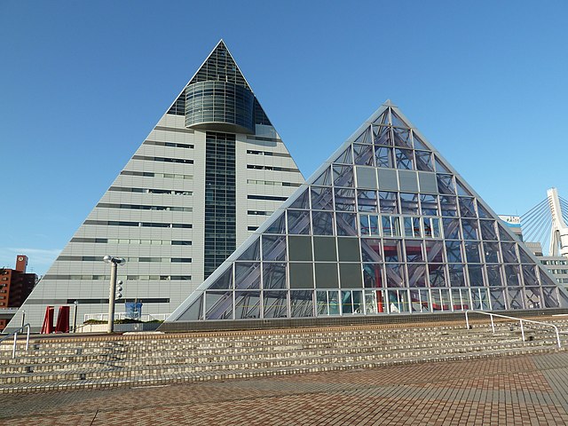 青森県観光物産館アスパム (Centre de tourisme et de produits d'Aomori) : "Échos de la Mer et des Montagnes"