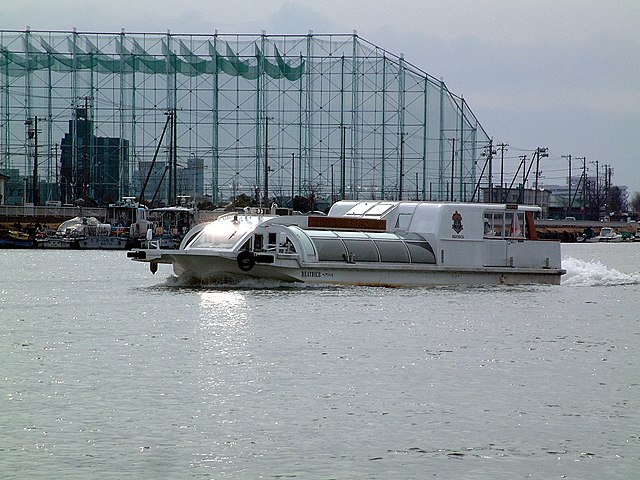 信濃川ウォーターシャトル (Navette Aquatique de la Rivière Shinano) : "Mélodies des Eaux Émeraude"