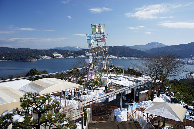 天橋立ビューランド(Le Panorama des Ponts Célestes): "L'Étreinte des Cieux et des Terres"