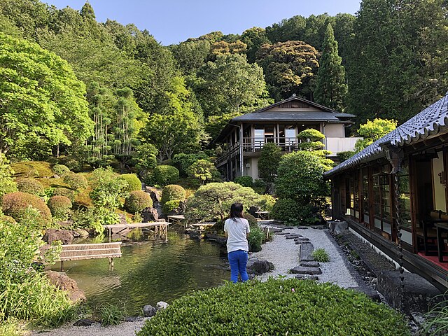 奥殿陣屋(Le Refuge des Ombres Éternelles): "Harmonie des Âmes et des Saisons"
