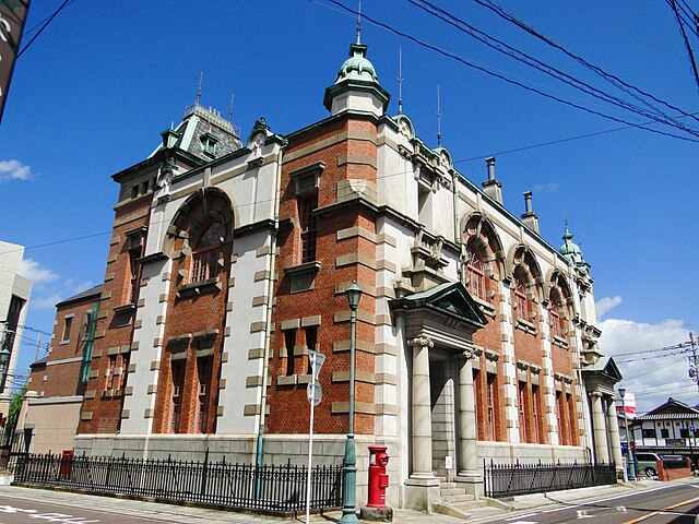 旧唐津銀行本店(Banque Ancienne de Karatsu): "Échos du Passé, Rêves de Pierre"