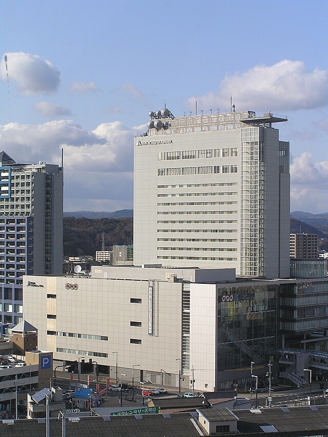 リットシティビル(Bâtiment de la Ville Lumineuse): "Éclats de Modernité et de Tradition"