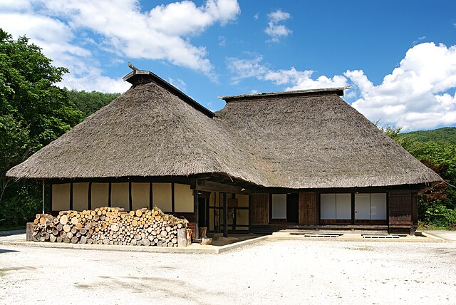 曲り家(La Maison Courbée): Échos de Tradition et de Sérénité