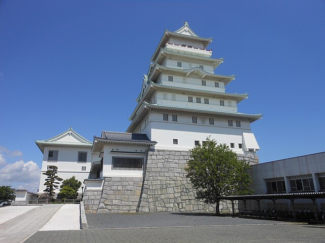 常総市地域交流センター(Centre de Rencontre de Jōsō): "Harmonie des Échos Culturels"