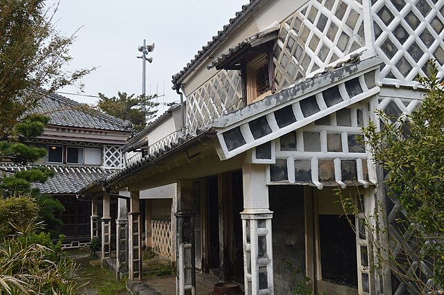 伊豆文邸 (La Maison de la Culture d'Izu) : "Échos de Sérénité dans le Jardin des Mots"