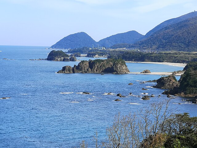 丹後松島(Îles de la Sérénité) : Échos des Vagues Émeraude