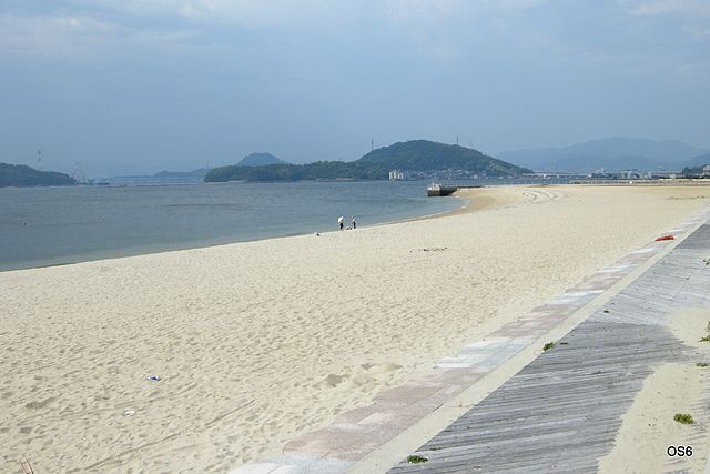 ベイサイドビーチ坂 (Plage des Rives Émeraude) : Échos des Vagues et des Rêves