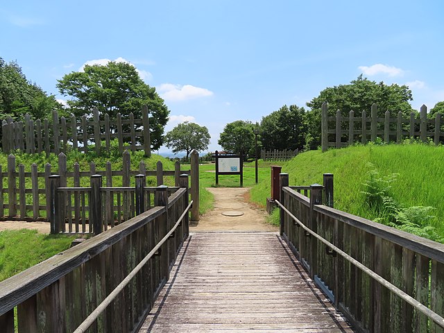 金鑵城(Castle d'Or): "Château des Reflets Éternels"