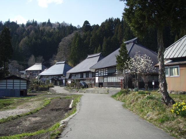 青鬼 (白馬村) (Démon Bleu du Village de Cheval Blanc) : "Échos des Montagnes Enchantées"
