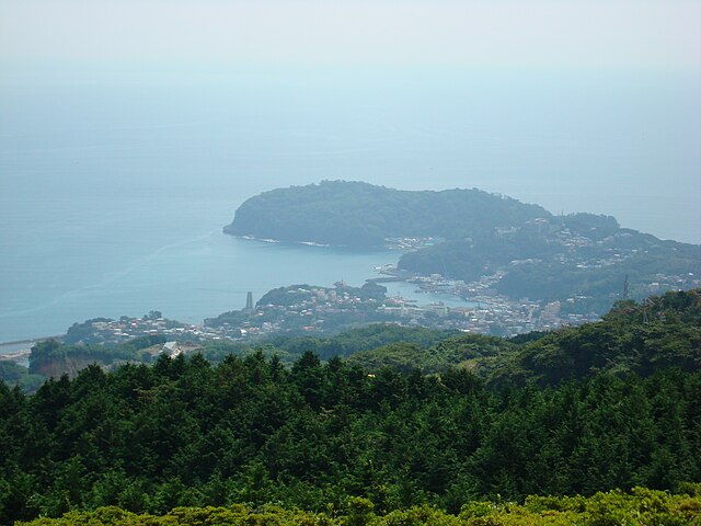 真鶴町(Ville des Cormorans): "Échos des Vagues et des Cieux"