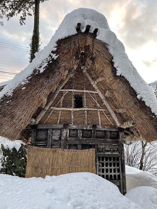 流刑小屋 (五箇山)(Cabane de l'Exil): "Échos des Montagnes Silencieuses"